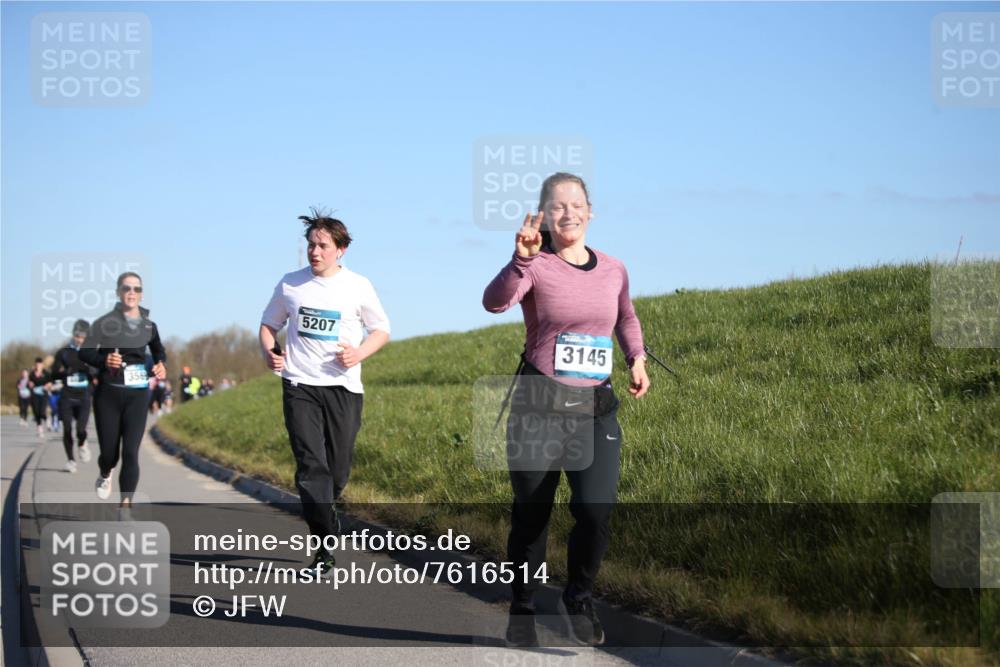 06.04.2025 - 44. Internationalen Wilhelmsburger Insellauf Jannik Wohlers http://msf.ph/oto/7616514 06.04.2025 09:38:35 Laufen 356, 5207, 3145 meine-sportfotos.de