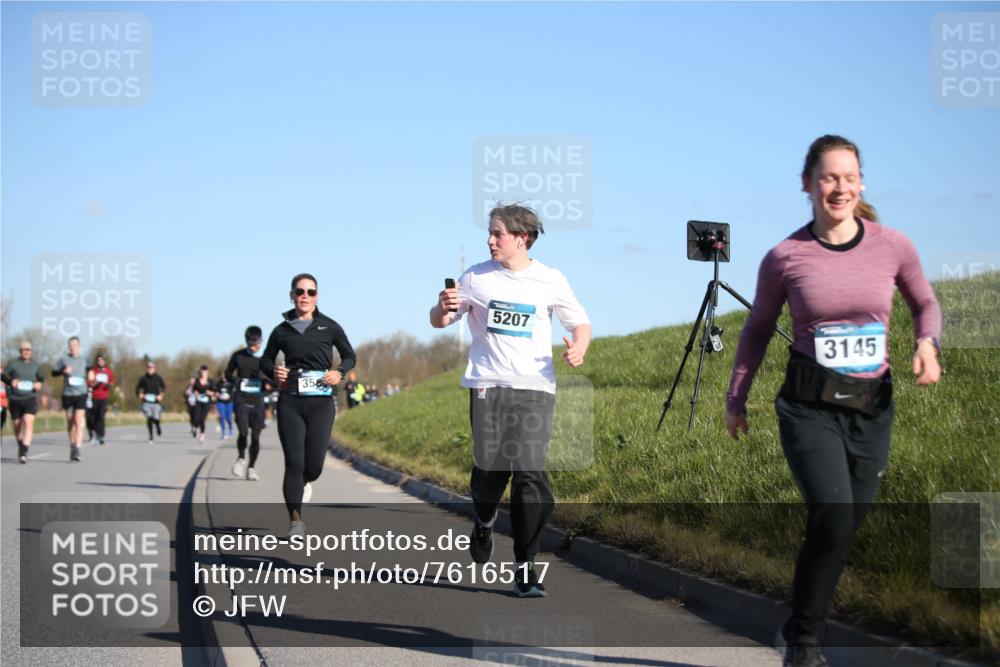 06.04.2025 - 44. Internationalen Wilhelmsburger Insellauf Jannik Wohlers http://msf.ph/oto/7616517 06.04.2025 09:38:35 Laufen 356, 5207, 3145 meine-sportfotos.de