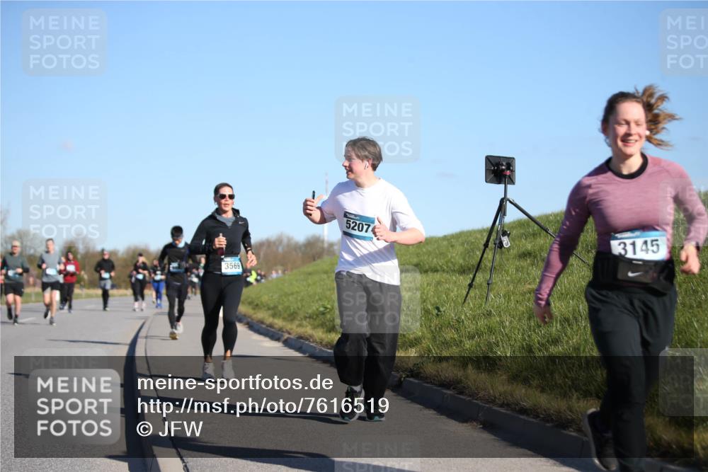 06.04.2025 - 44. Internationalen Wilhelmsburger Insellauf Jannik Wohlers http://msf.ph/oto/7616519 06.04.2025 09:38:35 Laufen 3569, 5207, 3145 meine-sportfotos.de