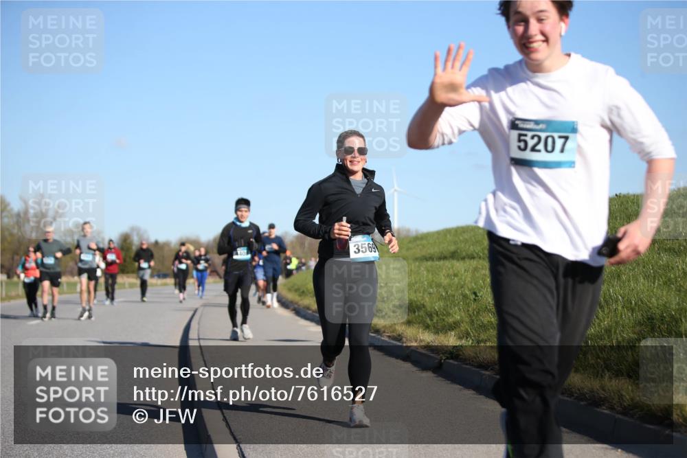 06.04.2025 - 44. Internationalen Wilhelmsburger Insellauf Jannik Wohlers http://msf.ph/oto/7616527 06.04.2025 09:38:37 Laufen 0, 5207, 440, 3569 meine-sportfotos.de