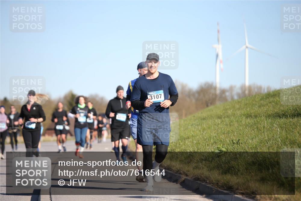 06.04.2025 - 44. Internationalen Wilhelmsburger Insellauf Jannik Wohlers http://msf.ph/oto/7616544 06.04.2025 09:38:41 Laufen 3200, 3107 meine-sportfotos.de