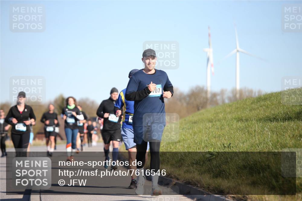 06.04.2025 - 44. Internationalen Wilhelmsburger Insellauf Jannik Wohlers http://msf.ph/oto/7616546 06.04.2025 09:38:41 Laufen 07 meine-sportfotos.de