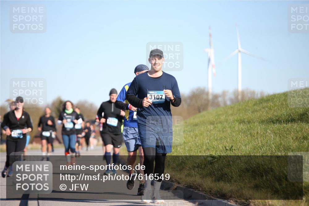 06.04.2025 - 44. Internationalen Wilhelmsburger Insellauf Jannik Wohlers http://msf.ph/oto/7616549 06.04.2025 09:38:42 Laufen 3200, 3107 meine-sportfotos.de