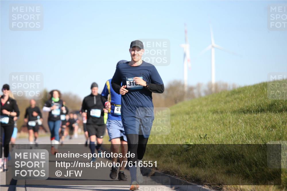 06.04.2025 - 44. Internationalen Wilhelmsburger Insellauf Jannik Wohlers http://msf.ph/oto/7616551 06.04.2025 09:38:42 Laufen 4, 316 meine-sportfotos.de