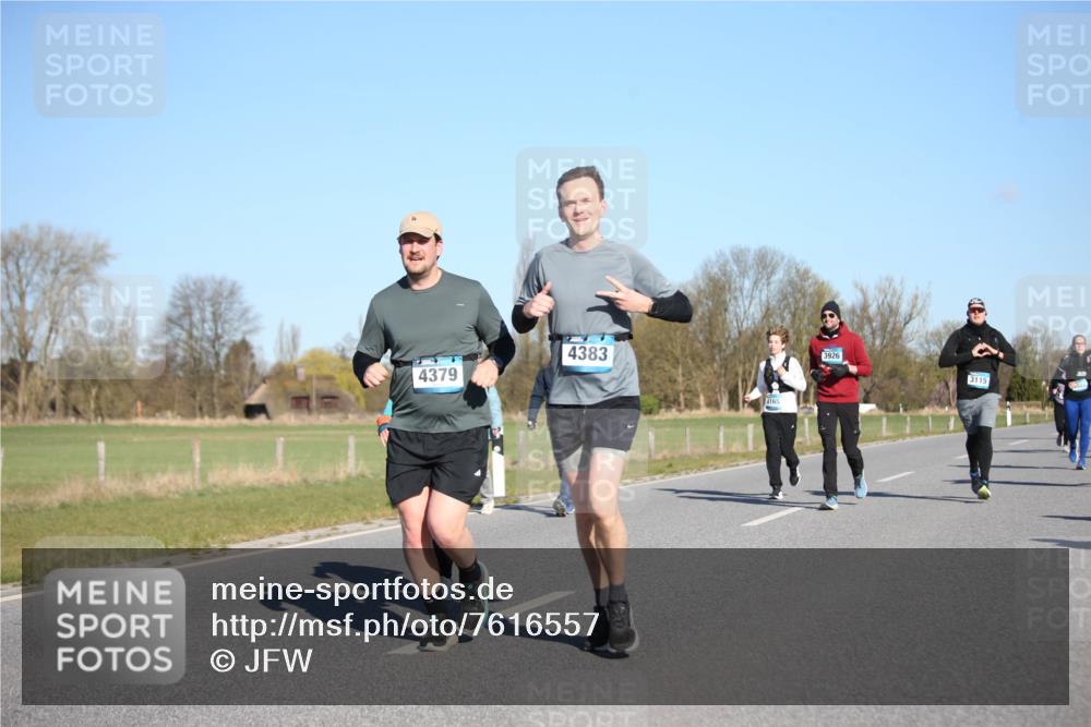 06.04.2025 - 44. Internationalen Wilhelmsburger Insellauf Jannik Wohlers http://msf.ph/oto/7616557 06.04.2025 09:38:43 Laufen 4379, 4383, 4165, 3926, 3115 meine-sportfotos.de