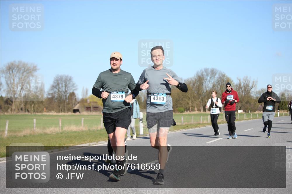 06.04.2025 - 44. Internationalen Wilhelmsburger Insellauf Jannik Wohlers http://msf.ph/oto/7616559 06.04.2025 09:38:44 Laufen 4379, 4383, 4165, 3926, 3115 meine-sportfotos.de