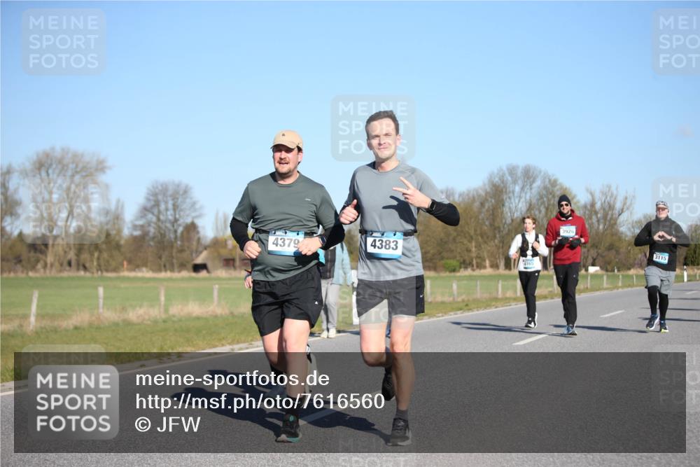 06.04.2025 - 44. Internationalen Wilhelmsburger Insellauf Jannik Wohlers http://msf.ph/oto/7616560 06.04.2025 09:38:44 Laufen 4379, 4383, 4165, 3926, 3115 meine-sportfotos.de