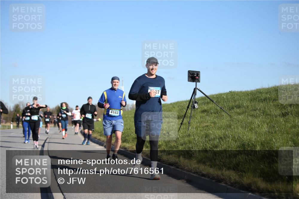 06.04.2025 - 44. Internationalen Wilhelmsburger Insellauf Jannik Wohlers http://msf.ph/oto/7616561 06.04.2025 09:38:44 Laufen 3200, 4163, 37 meine-sportfotos.de