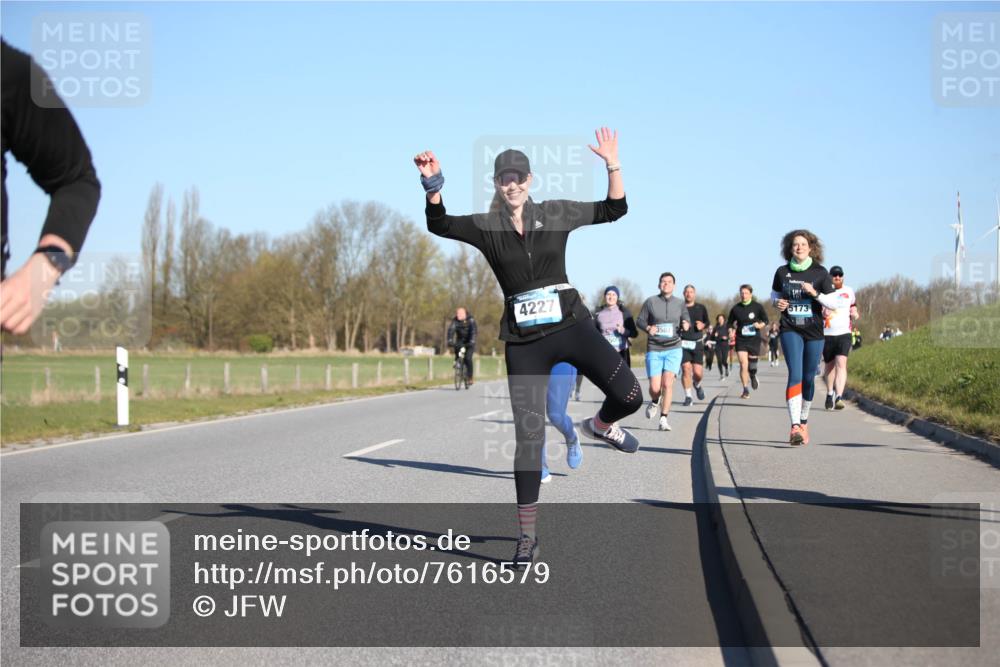 06.04.2025 - 44. Internationalen Wilhelmsburger Insellauf Jannik Wohlers http://msf.ph/oto/7616579 06.04.2025 09:38:49 Laufen 4227, 3507, 5173 meine-sportfotos.de