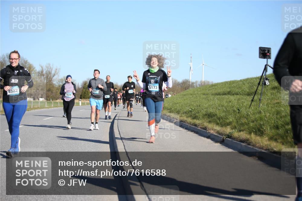06.04.2025 - 44. Internationalen Wilhelmsburger Insellauf Jannik Wohlers http://msf.ph/oto/7616588 06.04.2025 09:38:50 Laufen 4522, 3509, 3507, 3627, 5173 meine-sportfotos.de