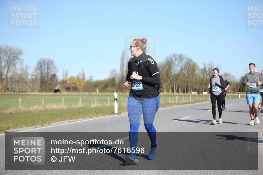 06.04.2025 - 44. Internationalen Wilhelmsburger Insellauf Jannik Wohlers http://msf.ph/oto/7616596 06.04.2025 09:38:51 Laufen 4522, 3509, 3507 meine-sportfotos.de