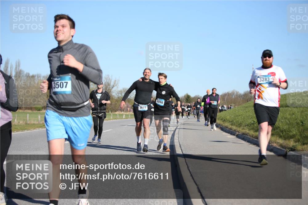 06.04.2025 - 44. Internationalen Wilhelmsburger Insellauf Jannik Wohlers http://msf.ph/oto/7616611 06.04.2025 09:38:55 Laufen 3507, 3627, 3098, 73, 3283 meine-sportfotos.de