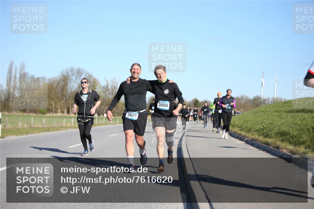 06.04.2025 - 44. Internationalen Wilhelmsburger Insellauf Jannik Wohlers http://msf.ph/oto/7616620 06.04.2025 09:38:56 Laufen 516, 3627, 3098 meine-sportfotos.de
