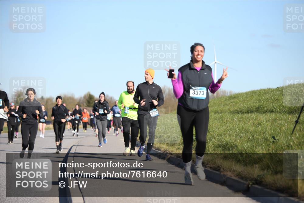 06.04.2025 - 44. Internationalen Wilhelmsburger Insellauf Jannik Wohlers http://msf.ph/oto/7616640 06.04.2025 09:38:59 Laufen 3397, 3373 meine-sportfotos.de