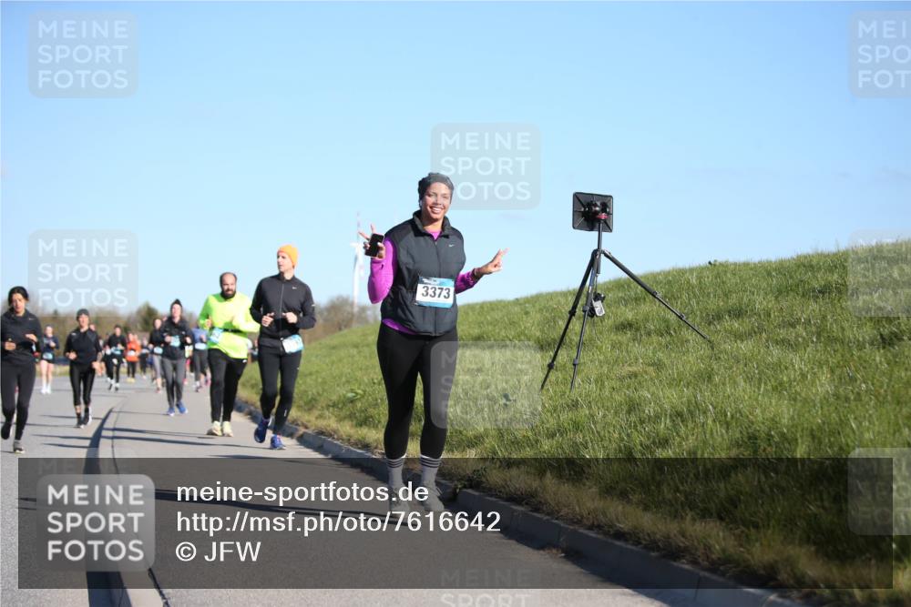 06.04.2025 - 44. Internationalen Wilhelmsburger Insellauf Jannik Wohlers http://msf.ph/oto/7616642 06.04.2025 09:39:00 Laufen 3373 meine-sportfotos.de