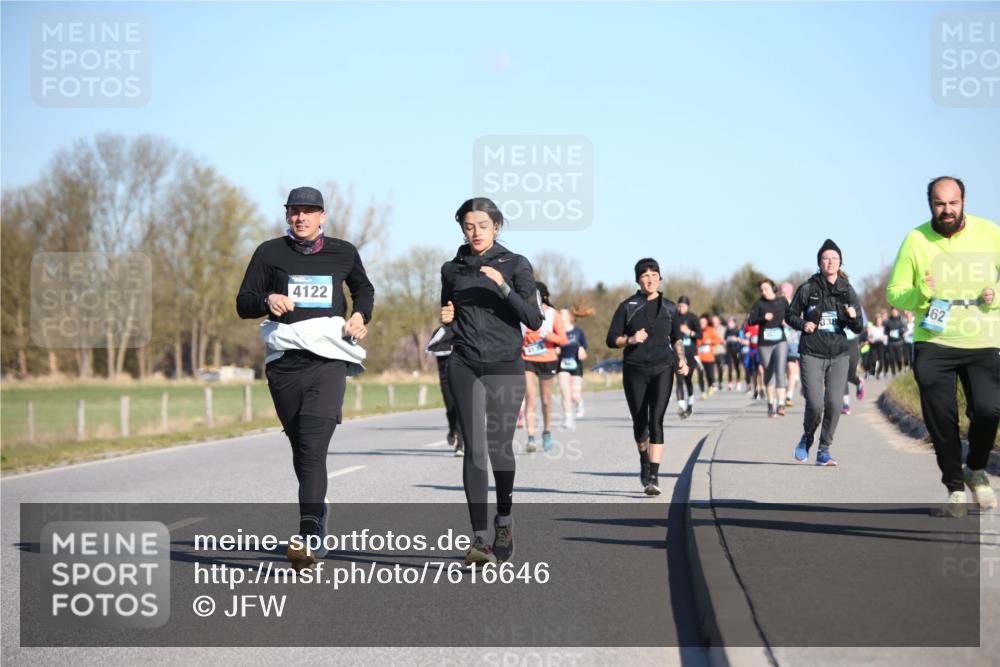 06.04.2025 - 44. Internationalen Wilhelmsburger Insellauf Jannik Wohlers http://msf.ph/oto/7616646 06.04.2025 09:39:02 Laufen 4122, 338, 462 meine-sportfotos.de