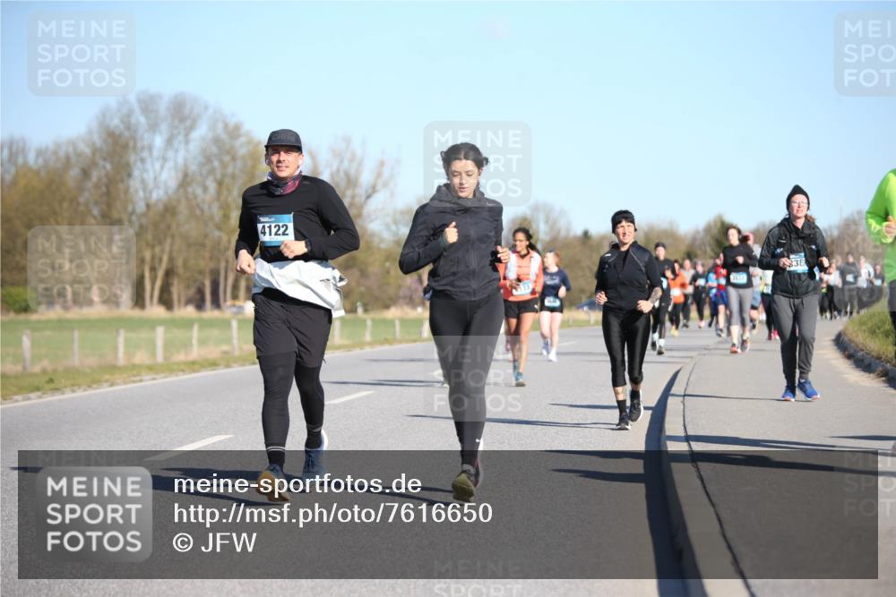 06.04.2025 - 44. Internationalen Wilhelmsburger Insellauf Jannik Wohlers http://msf.ph/oto/7616650 06.04.2025 09:39:02 Laufen 4122, 3627, 38 meine-sportfotos.de