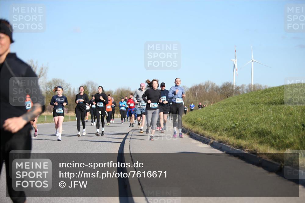 06.04.2025 - 44. Internationalen Wilhelmsburger Insellauf Jannik Wohlers http://msf.ph/oto/7616671 06.04.2025 09:39:08 Laufen 33, 4526, 3527, 3685, 4610, 4491 meine-sportfotos.de
