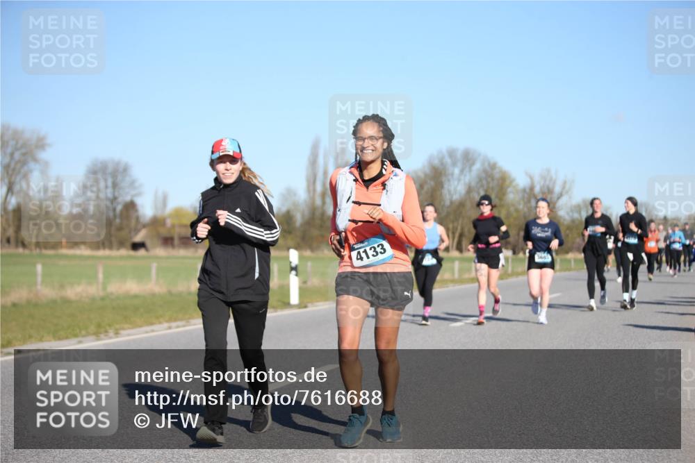 06.04.2025 - 44. Internationalen Wilhelmsburger Insellauf Jannik Wohlers http://msf.ph/oto/7616688 06.04.2025 09:39:11 Laufen 4133 meine-sportfotos.de