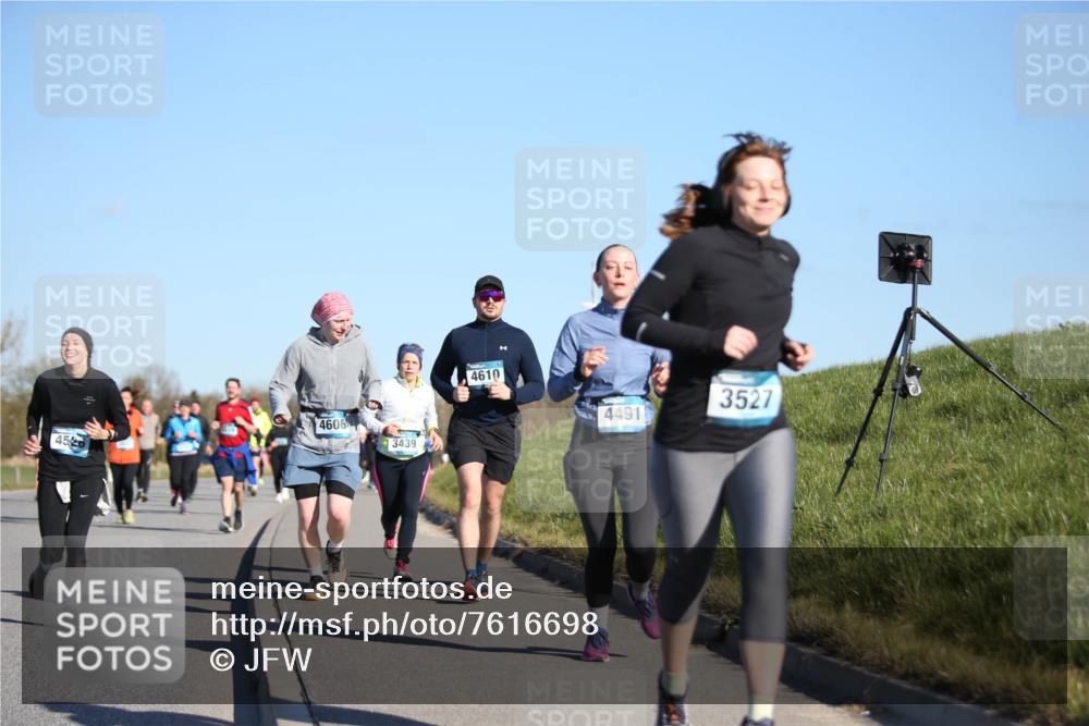 06.04.2025 - 44. Internationalen Wilhelmsburger Insellauf Jannik Wohlers http://msf.ph/oto/7616698 06.04.2025 09:39:13 Laufen 4520, 4606, 3439, 4610, 3527, 4491 meine-sportfotos.de