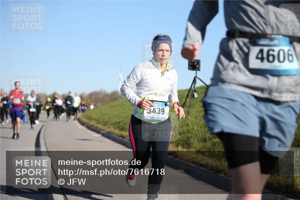 06.04.2025 - 44. Internationalen Wilhelmsburger Insellauf Jannik Wohlers http://msf.ph/oto/7616718 06.04.2025 09:39:18 Laufen 3439, 4606 meine-sportfotos.de