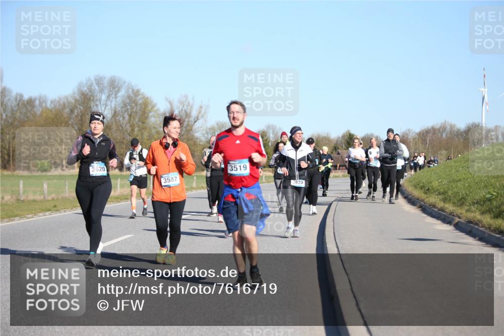 06.04.2025 - 44. Internationalen Wilhelmsburger Insellauf Jannik Wohlers http://msf.ph/oto/7616719 06.04.2025 09:39:20 Laufen 3620, 3587, 3519, 3828, 5112 meine-sportfotos.de