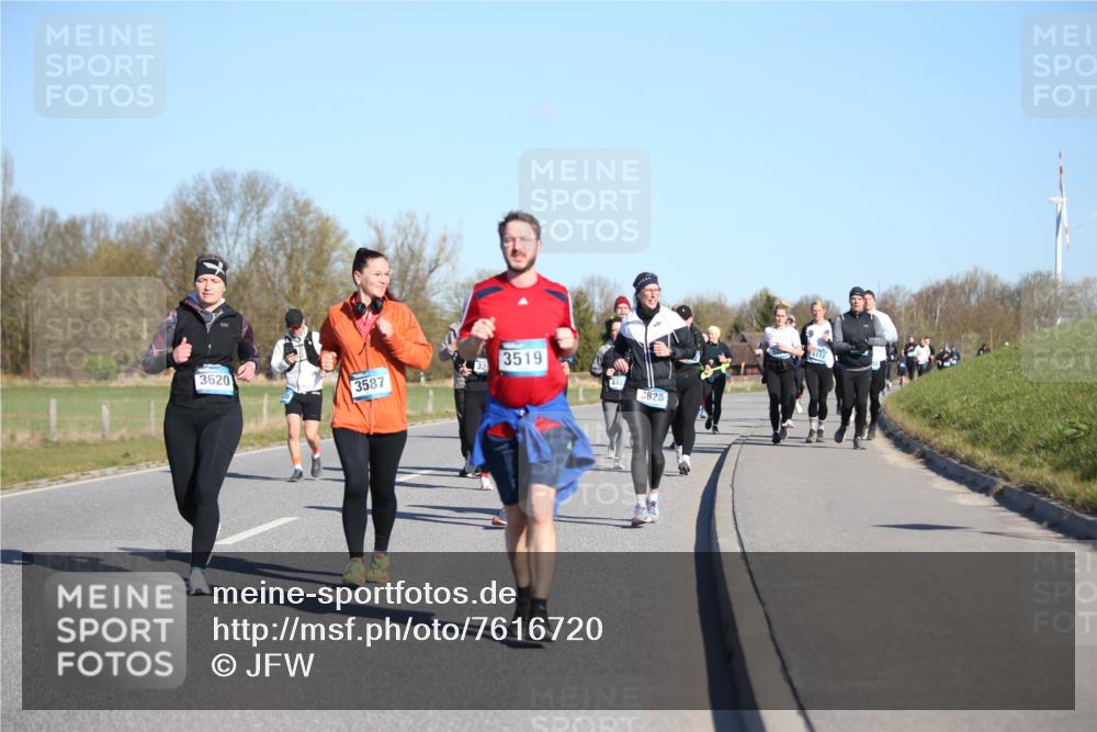 06.04.2025 - 44. Internationalen Wilhelmsburger Insellauf Jannik Wohlers http://msf.ph/oto/7616720 06.04.2025 09:39:20 Laufen 3620, 3587, 3519, 3828, 5112 meine-sportfotos.de