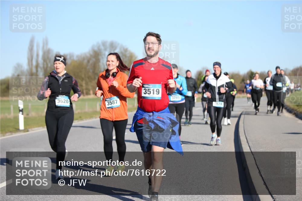 06.04.2025 - 44. Internationalen Wilhelmsburger Insellauf Jannik Wohlers http://msf.ph/oto/7616722 06.04.2025 09:39:22 Laufen 3620, 3587, 3519, 3785, 3828 meine-sportfotos.de