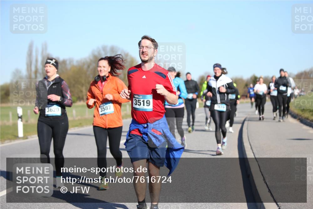 06.04.2025 - 44. Internationalen Wilhelmsburger Insellauf Jannik Wohlers http://msf.ph/oto/7616724 06.04.2025 09:39:22 Laufen 3620, 3587, 3519, 1828 meine-sportfotos.de