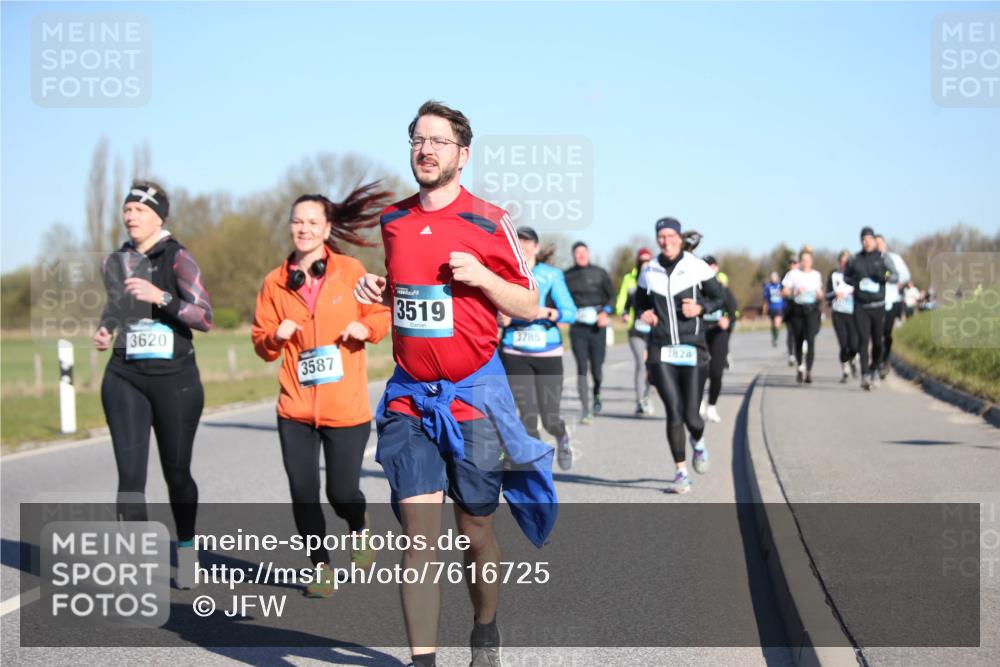06.04.2025 - 44. Internationalen Wilhelmsburger Insellauf Jannik Wohlers http://msf.ph/oto/7616725 06.04.2025 09:39:22 Laufen 3620, 3587, 3519, 3785, 3828 meine-sportfotos.de