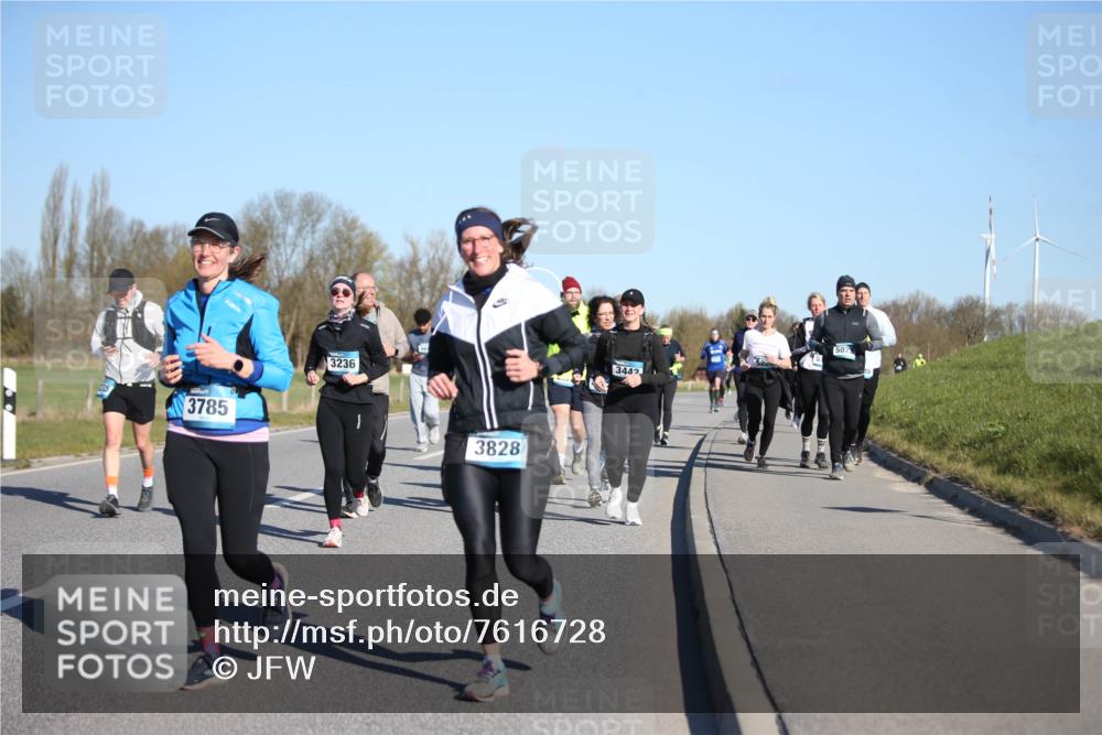 06.04.2025 - 44. Internationalen Wilhelmsburger Insellauf Jannik Wohlers http://msf.ph/oto/7616728 06.04.2025 09:39:24 Laufen 3236, 3785, 3828, 3442, 507 meine-sportfotos.de