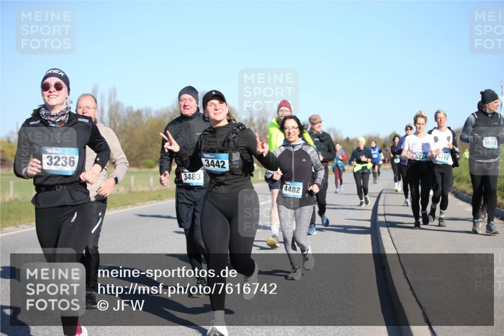 06.04.2025 - 44. Internationalen Wilhelmsburger Insellauf Jannik Wohlers http://msf.ph/oto/7616742 06.04.2025 09:39:27 Laufen 3236, 3483, 3442, 4482, 5224, 112, 5072 meine-sportfotos.de