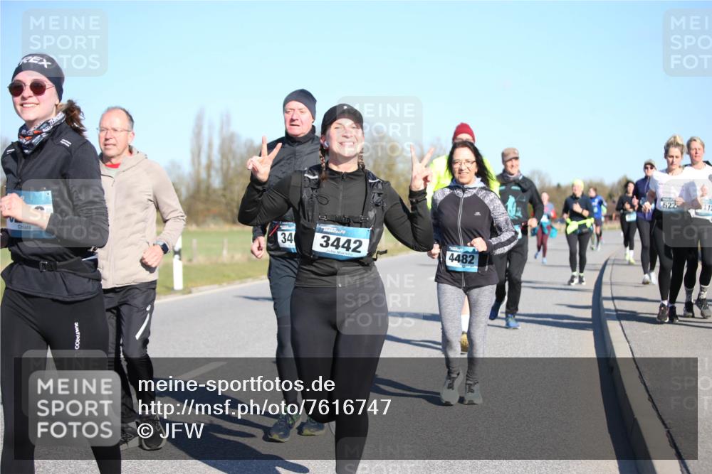 06.04.2025 - 44. Internationalen Wilhelmsburger Insellauf Jannik Wohlers http://msf.ph/oto/7616747 06.04.2025 09:39:28 Laufen 340, 3442, 4482, 522, 112 meine-sportfotos.de