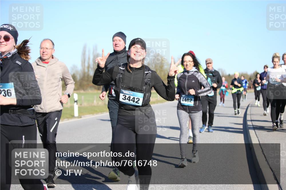 06.04.2025 - 44. Internationalen Wilhelmsburger Insellauf Jannik Wohlers http://msf.ph/oto/7616748 06.04.2025 09:39:28 Laufen 36, 3442, 4482, 52 meine-sportfotos.de