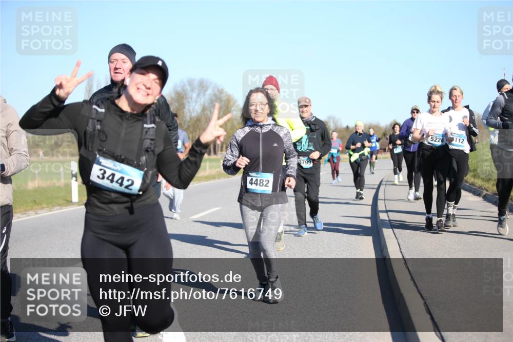 06.04.2025 - 44. Internationalen Wilhelmsburger Insellauf Jannik Wohlers http://msf.ph/oto/7616749 06.04.2025 09:39:28 Laufen 3442, 4482, 3799, 5224, 112 meine-sportfotos.de