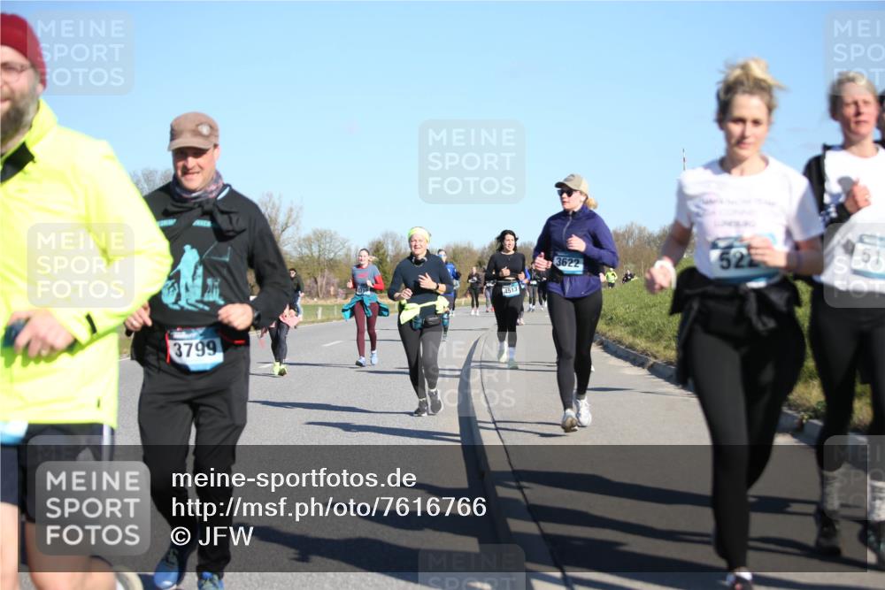 06.04.2025 - 44. Internationalen Wilhelmsburger Insellauf Jannik Wohlers http://msf.ph/oto/7616766 06.04.2025 09:39:31 Laufen 3799, 4513, 3622, 52, 51 meine-sportfotos.de