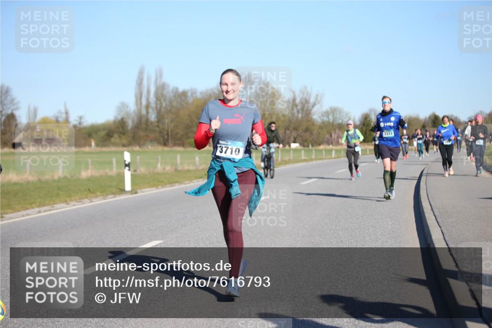 06.04.2025 - 44. Internationalen Wilhelmsburger Insellauf Jannik Wohlers http://msf.ph/oto/7616793 06.04.2025 09:39:37 Laufen 3372, 3710 meine-sportfotos.de