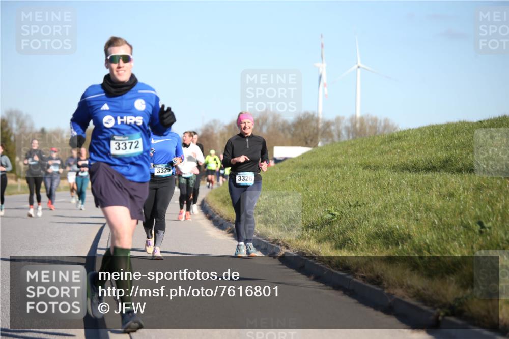 06.04.2025 - 44. Internationalen Wilhelmsburger Insellauf Jannik Wohlers http://msf.ph/oto/7616801 06.04.2025 09:39:39 Laufen 3372, 3325, 3326 meine-sportfotos.de