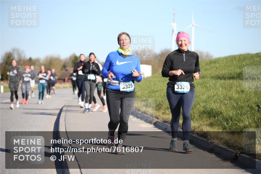 06.04.2025 - 44. Internationalen Wilhelmsburger Insellauf Jannik Wohlers http://msf.ph/oto/7616807 06.04.2025 09:39:42 Laufen 3325, 3326 meine-sportfotos.de