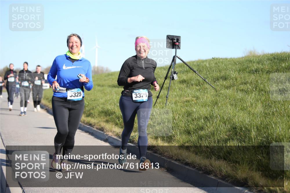 06.04.2025 - 44. Internationalen Wilhelmsburger Insellauf Jannik Wohlers http://msf.ph/oto/7616813 06.04.2025 09:39:44 Laufen 3325, 3326 meine-sportfotos.de