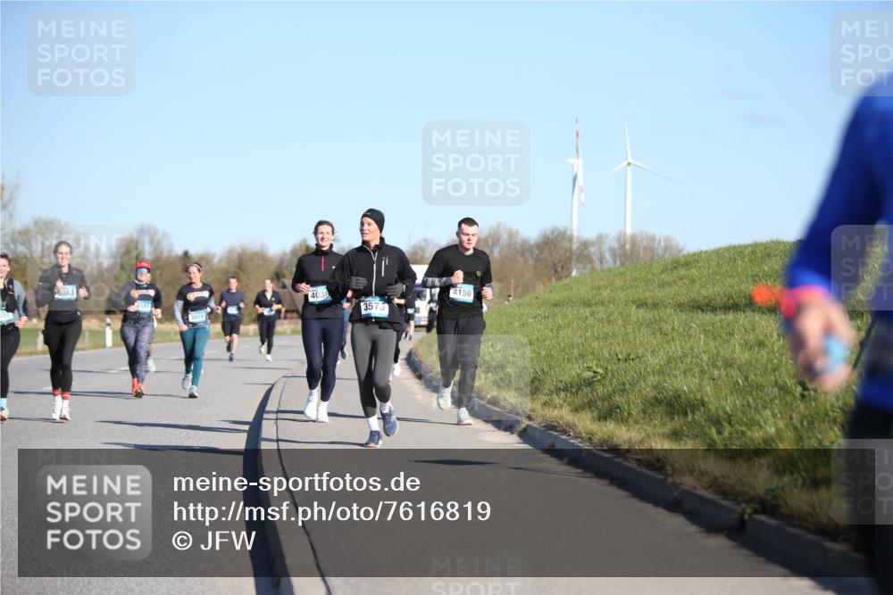 06.04.2025 - 44. Internationalen Wilhelmsburger Insellauf Jannik Wohlers http://msf.ph/oto/7616819 06.04.2025 09:39:45 Laufen 4083, 4151, 4038, 4150, 3573 meine-sportfotos.de