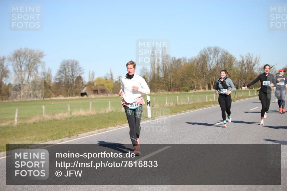 06.04.2025 - 44. Internationalen Wilhelmsburger Insellauf Jannik Wohlers http://msf.ph/oto/7616833 06.04.2025 09:39:49 Laufen 3576, 4083, 4151 meine-sportfotos.de
