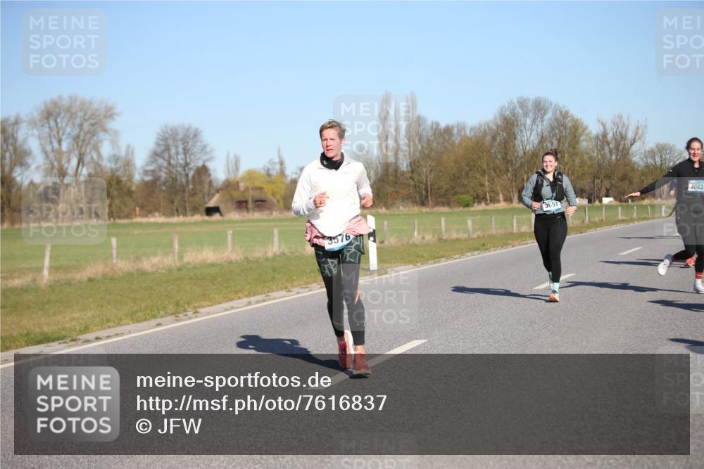 06.04.2025 - 44. Internationalen Wilhelmsburger Insellauf Jannik Wohlers http://msf.ph/oto/7616837 06.04.2025 09:39:49 Laufen 3576, 3657, 4083 meine-sportfotos.de
