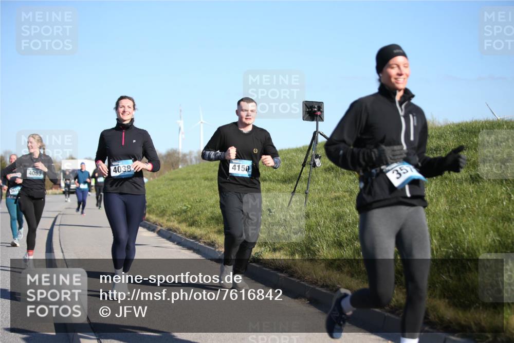 06.04.2025 - 44. Internationalen Wilhelmsburger Insellauf Jannik Wohlers http://msf.ph/oto/7616842 06.04.2025 09:39:50 Laufen 3659, 4083, 4038, 4150, 35 meine-sportfotos.de