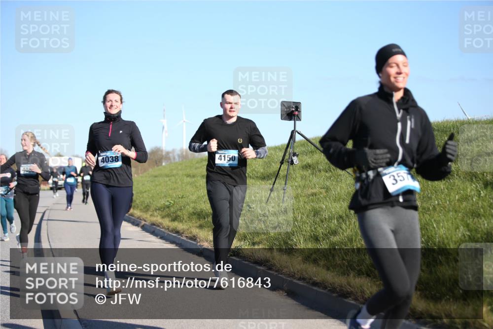 06.04.2025 - 44. Internationalen Wilhelmsburger Insellauf Jannik Wohlers http://msf.ph/oto/7616843 06.04.2025 09:39:50 Laufen 4038, 408, 4150, 35 meine-sportfotos.de