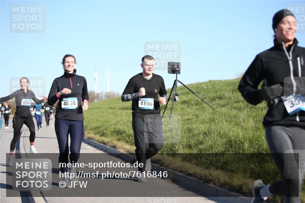 06.04.2025 - 44. Internationalen Wilhelmsburger Insellauf Jannik Wohlers http://msf.ph/oto/7616846 06.04.2025 09:39:50 Laufen 4083, 4038, 4150, 357 meine-sportfotos.de