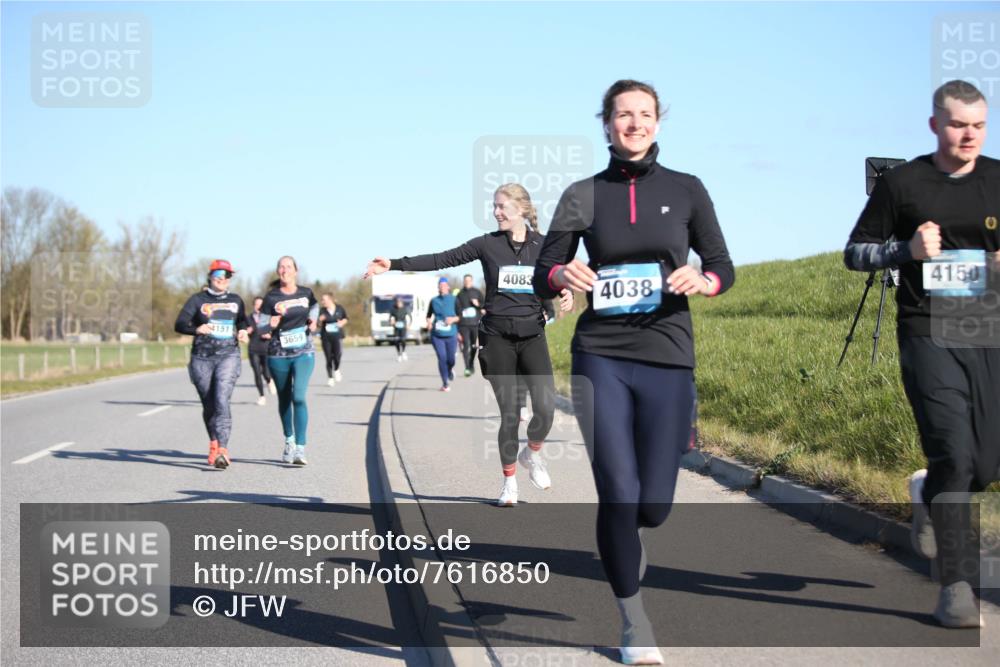 06.04.2025 - 44. Internationalen Wilhelmsburger Insellauf Jannik Wohlers http://msf.ph/oto/7616850 06.04.2025 09:39:51 Laufen 4151, 3659, 4083, 4038, 4150 meine-sportfotos.de