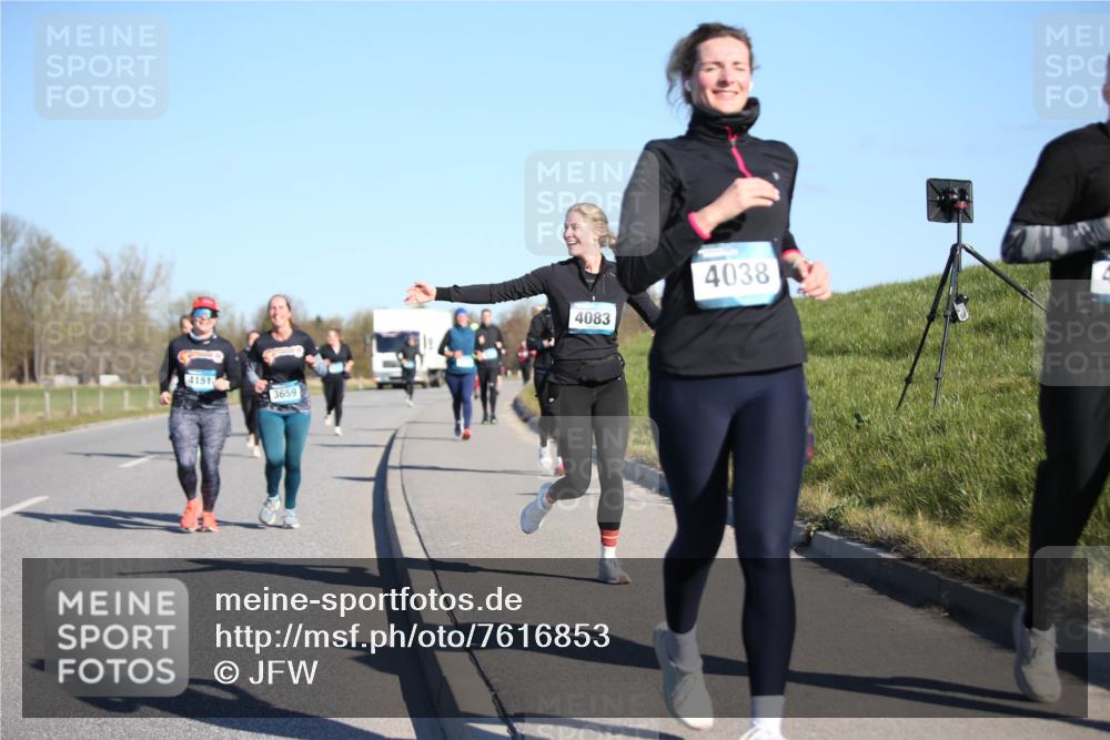 06.04.2025 - 44. Internationalen Wilhelmsburger Insellauf Jannik Wohlers http://msf.ph/oto/7616853 06.04.2025 09:39:51 Laufen 4151, 3659, 4083, 4038 meine-sportfotos.de