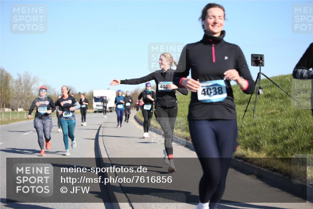 06.04.2025 - 44. Internationalen Wilhelmsburger Insellauf Jannik Wohlers http://msf.ph/oto/7616856 06.04.2025 09:39:51 Laufen 4151, 3858, 3256, 40, 4038 meine-sportfotos.de