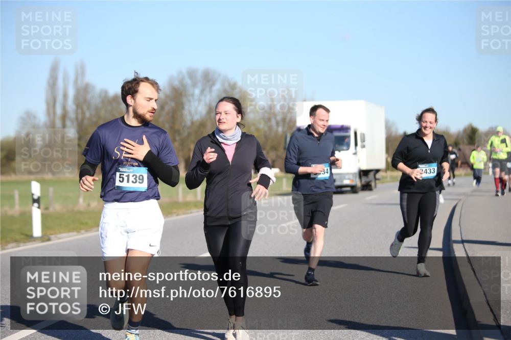 06.04.2025 - 44. Internationalen Wilhelmsburger Insellauf Jannik Wohlers http://msf.ph/oto/7616895 06.04.2025 09:39:58 Laufen 21, 097, 5139, 34, 3433 meine-sportfotos.de